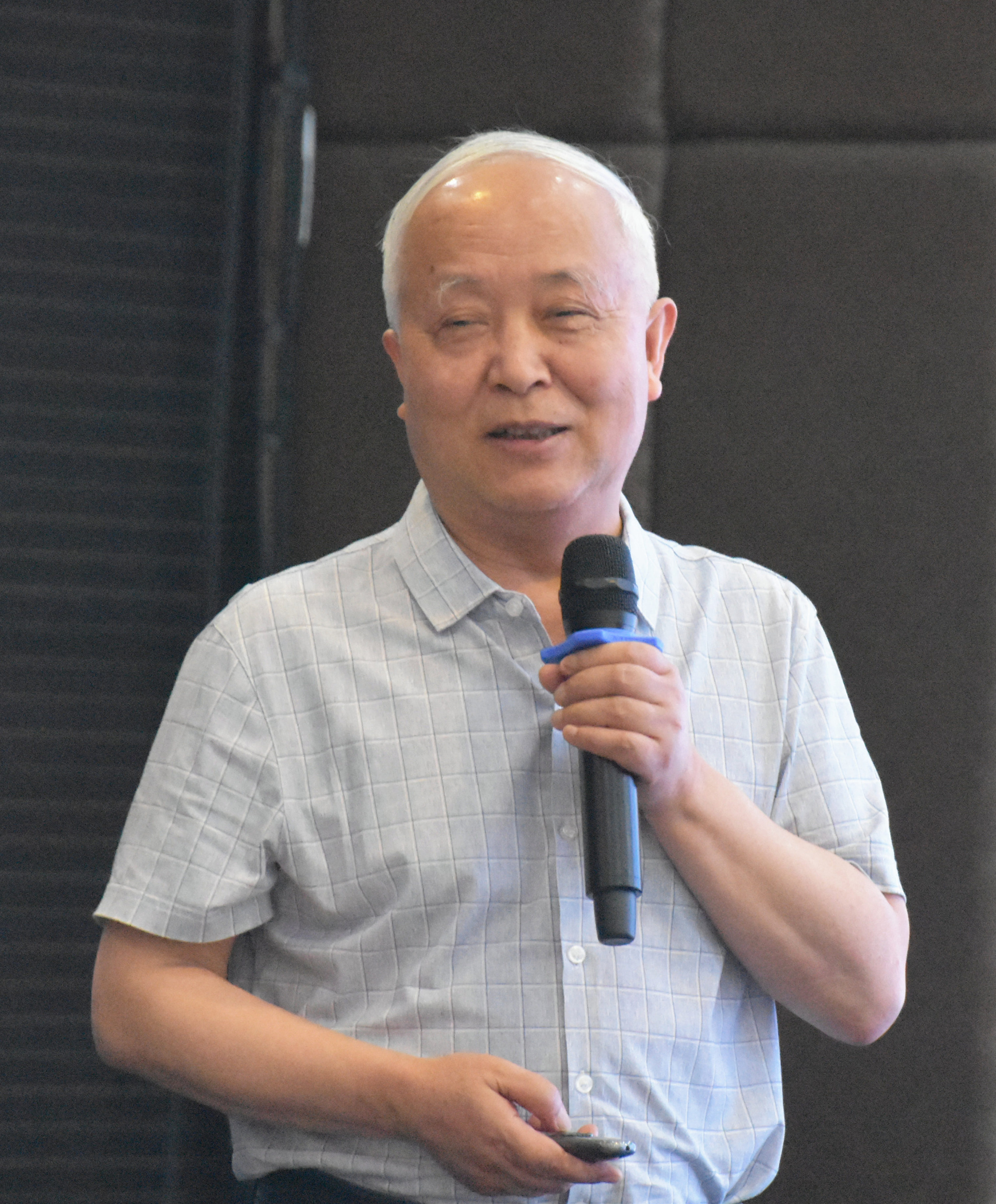 謝洪學(xué)_副本.jpg 謝洪學(xué)_副本.jpg